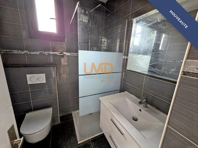 Maison - 200 m² - 9 pièces