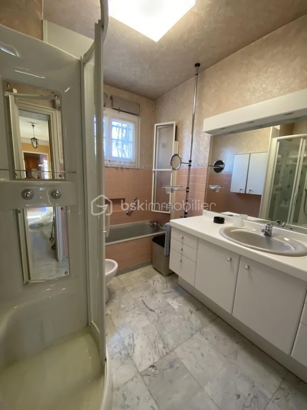 Maison - 186 m² - 7 pièces