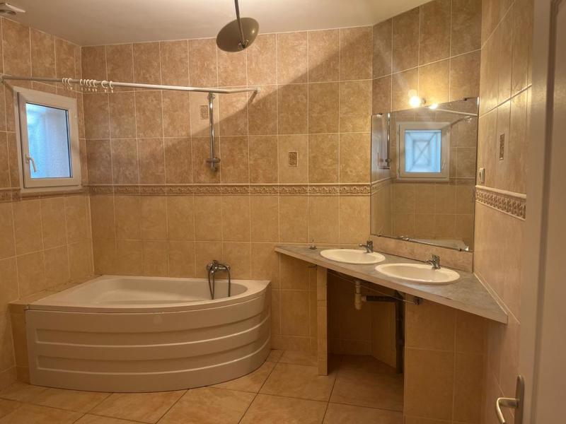 Maison - 191 m² - 6 pièces