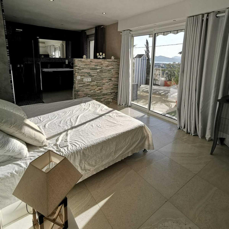 Maison - 200 m² - 7 pièces