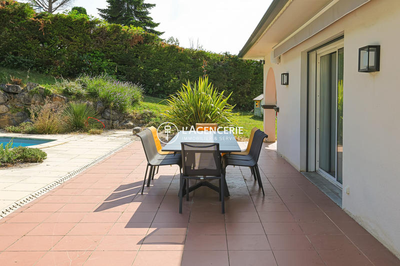 Villa - 210 m² - 6 pièces