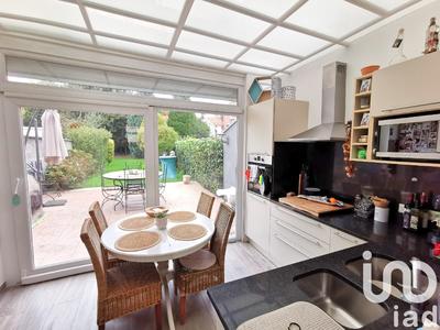 Maison - 93 m² - 5 pièces