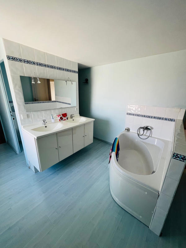 Maison - 190 m² - 8 pièces