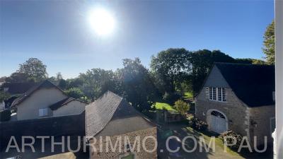 Maison - 244 m² - 6 pièces