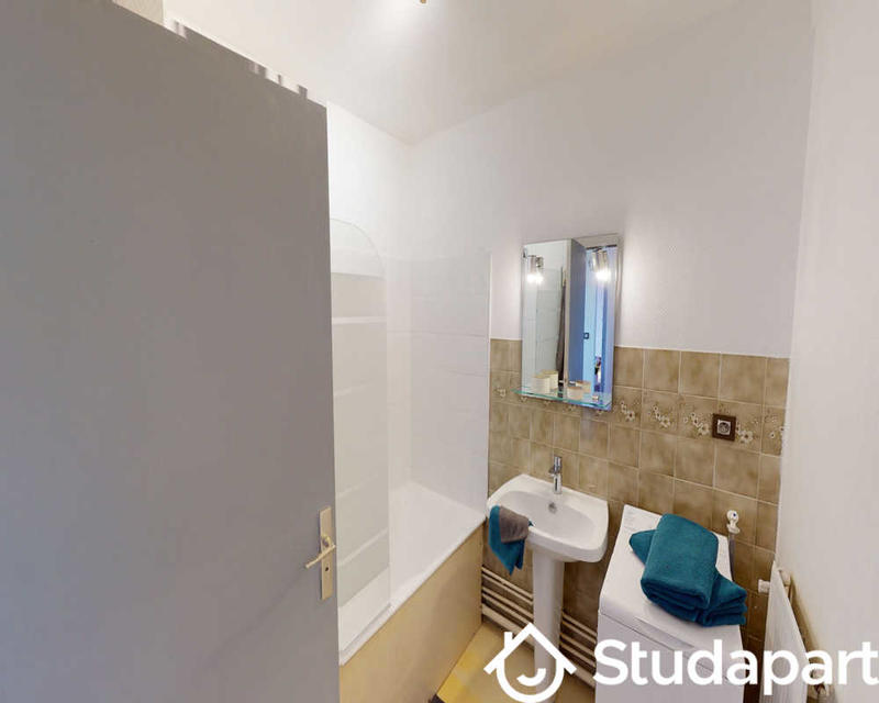 Chambre - 90 m² - 1 pièce