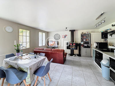 Immeuble - 245 m² - 12 pièces