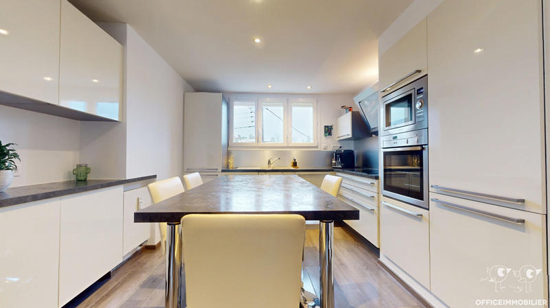 Appartement - 75 m² - 4 pièces