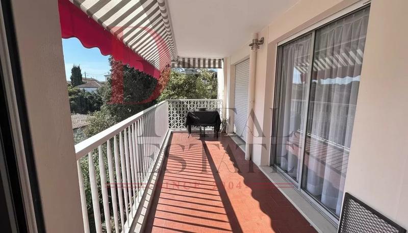 Appartement - 93 m² - 4 pièces