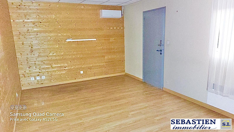 Local d'activités - 254 m²