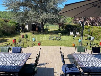 Demeure - 130 m² - 5 pièces