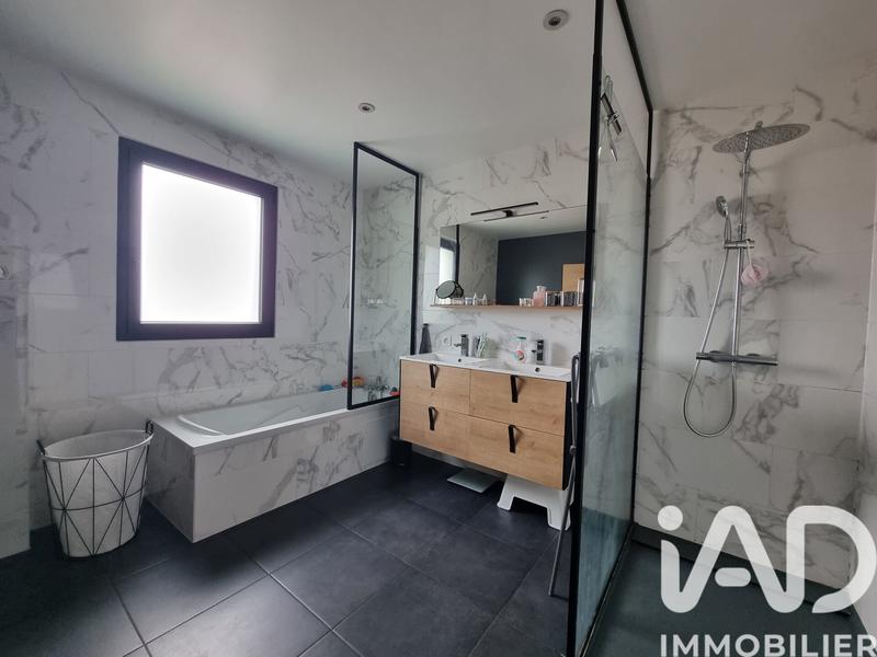 Maison - 92 m² - 4 pièces