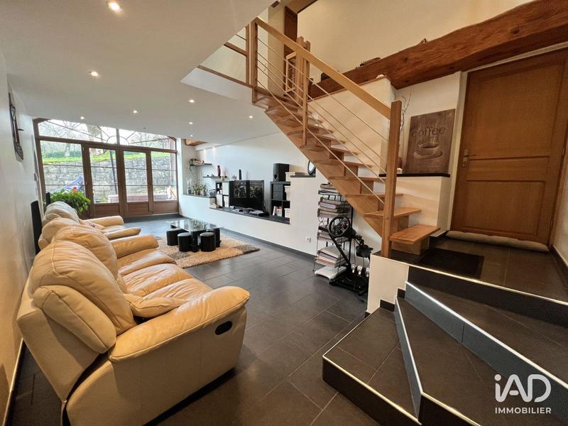 Maison - 237 m² - 6 pièces