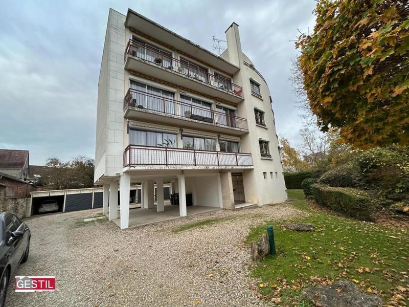 Appartement - 99 m² - 5 pièces