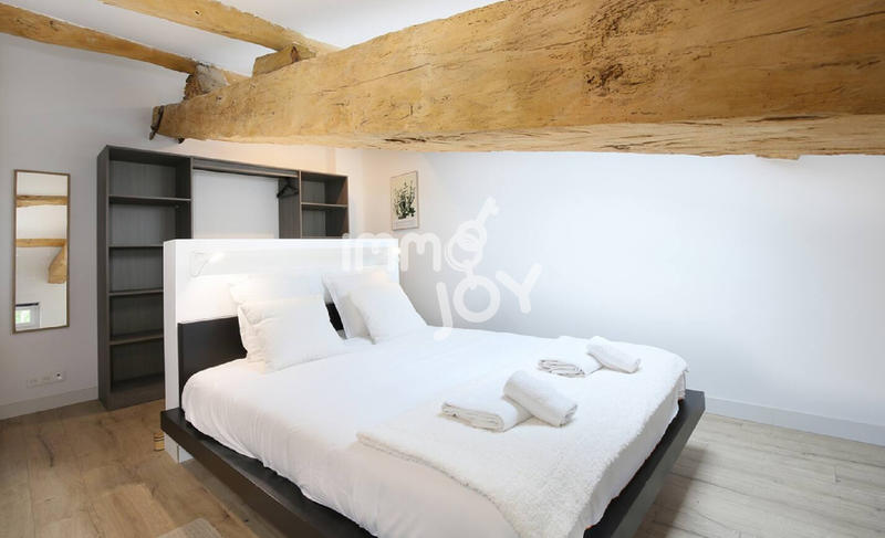 Appartement - 80 m² - 4 pièces