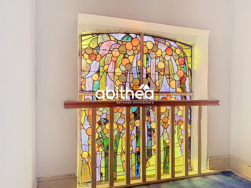 Maison - 257 m² - 9 pièces