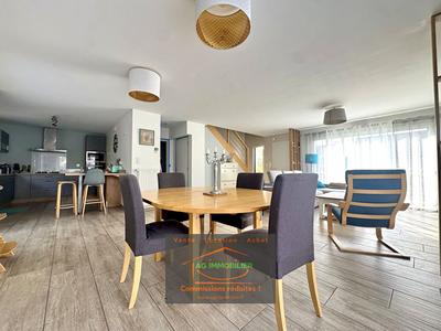 Maison - 121 m² - 6 pièces