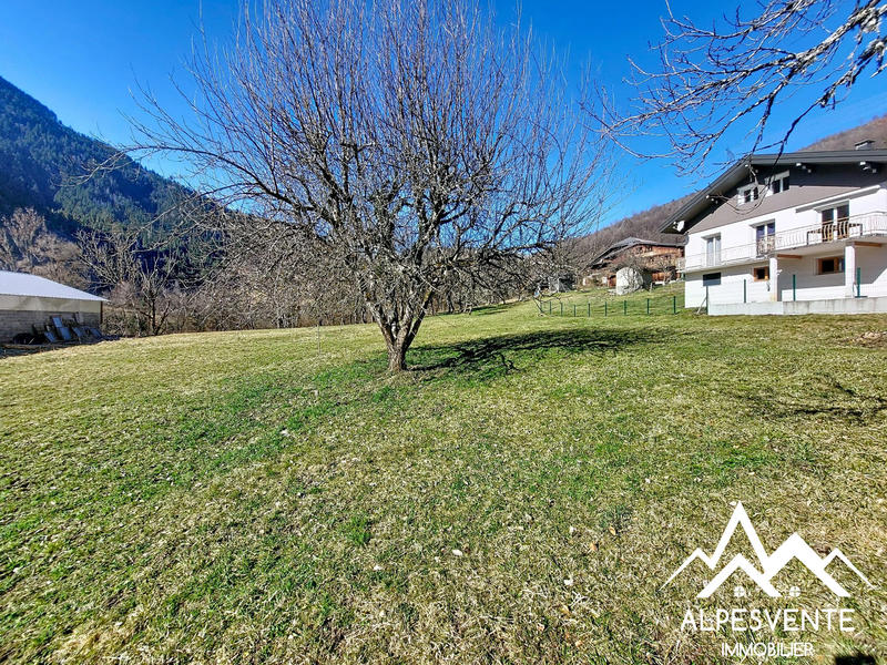 Terrain - 738 m²