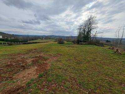 Terrain constructible - 3 280 m²