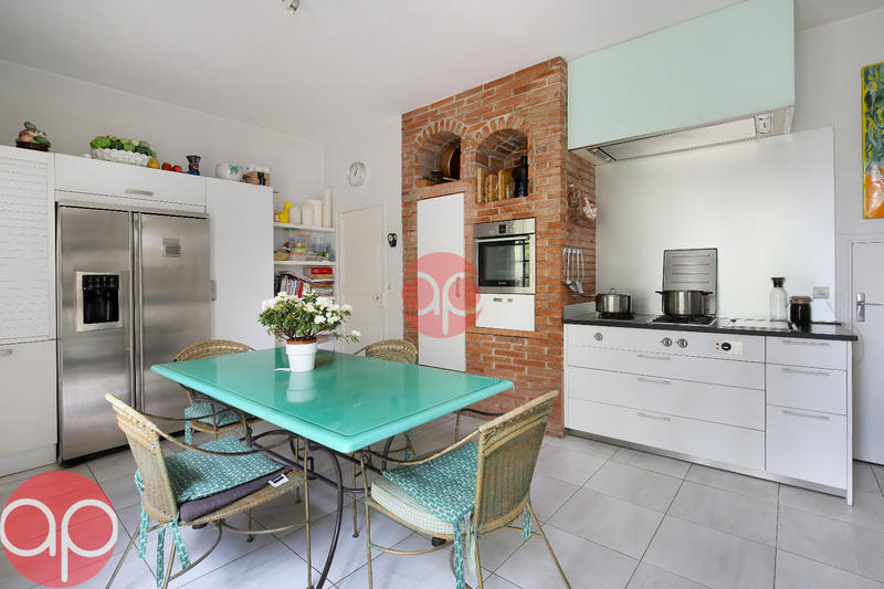 Maison - 264 m² - 10 pièces