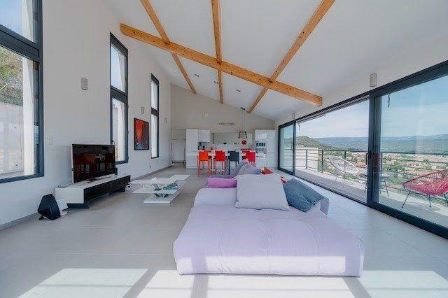 Maison - 208 m² - 6 pièces