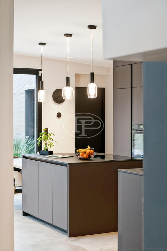 Maison contemporaine - 189 m² - 6 pièces