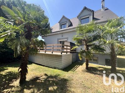 Maison - 216 m² - 8 pièces