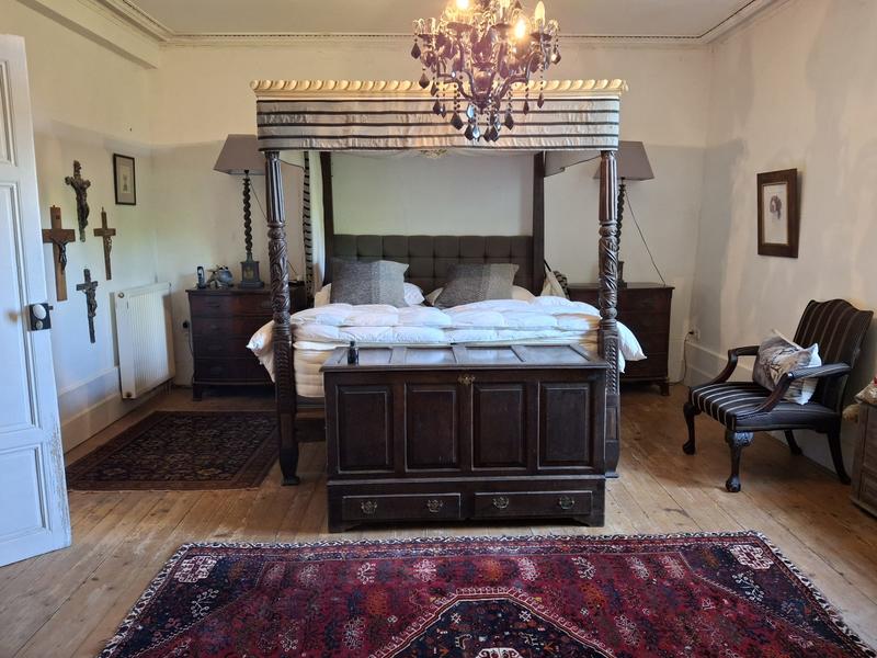 Maison traditionnelle - 388 m² - 11 pièces