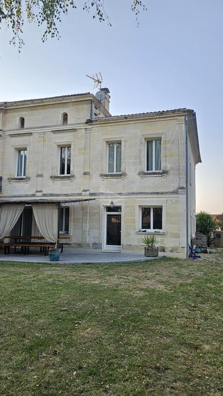 Maison - 193 m² - 5 pièces