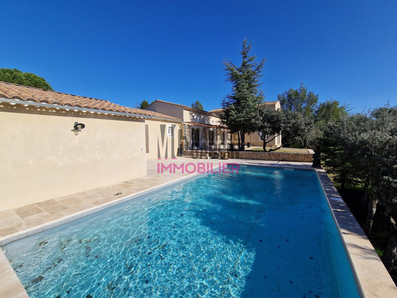 Maison - 262 m² - 8 pièces