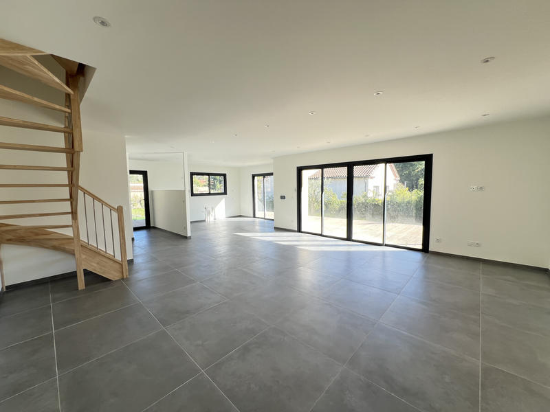 Maison - 145 m² - 5 pièces