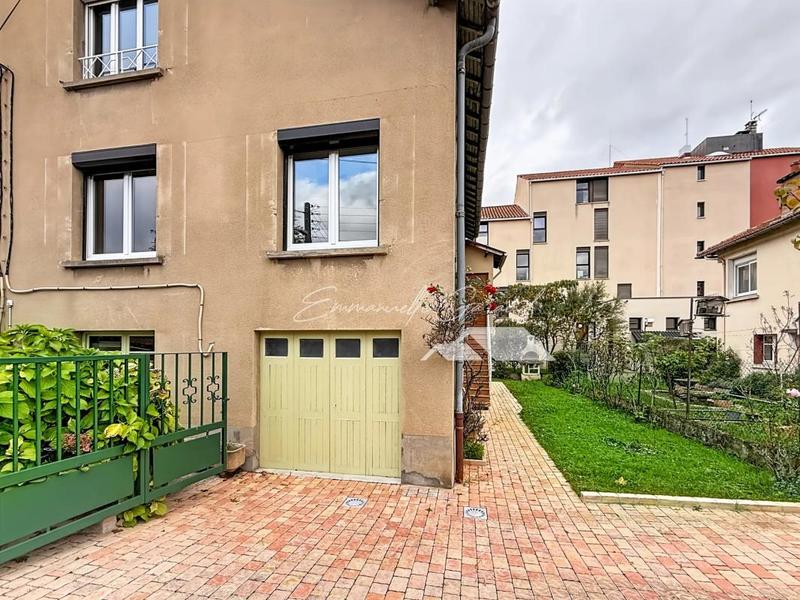 Appartement - 140 m² - 6 pièces