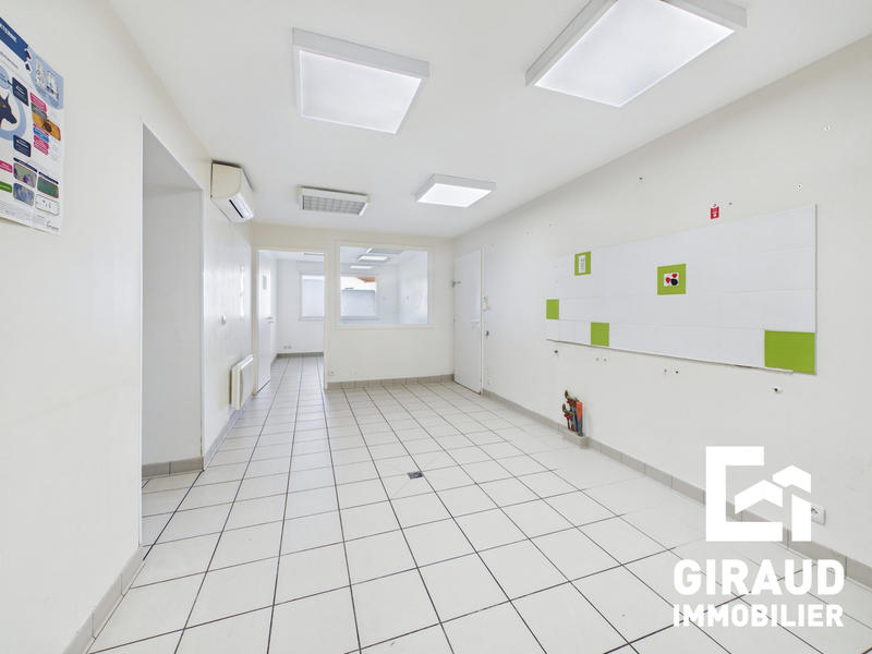 Local commercial - 770 m²