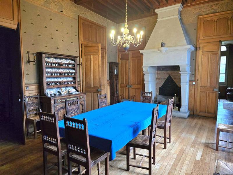 Demeure - 417 m² - 12 pièces