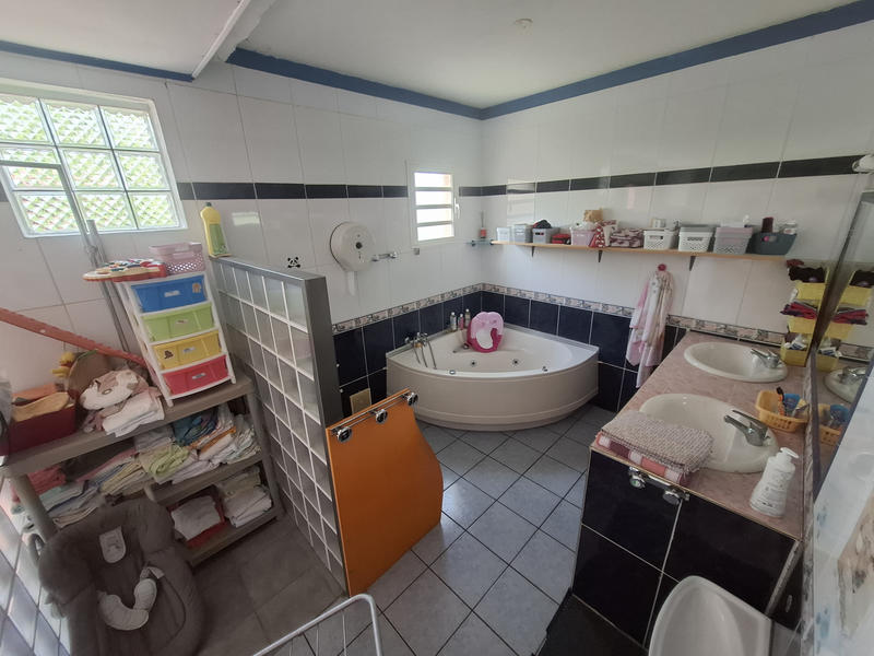 Maison - 120 m² - 9 pièces