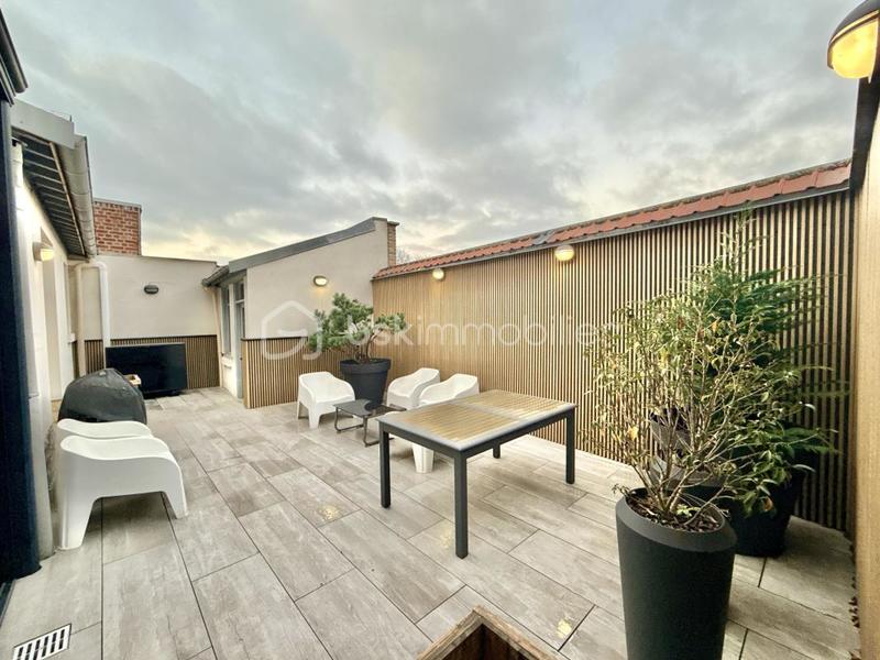 Demeure - 200 m² - 6 pièces