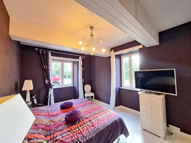 Maison - 250 m² - 6 pièces