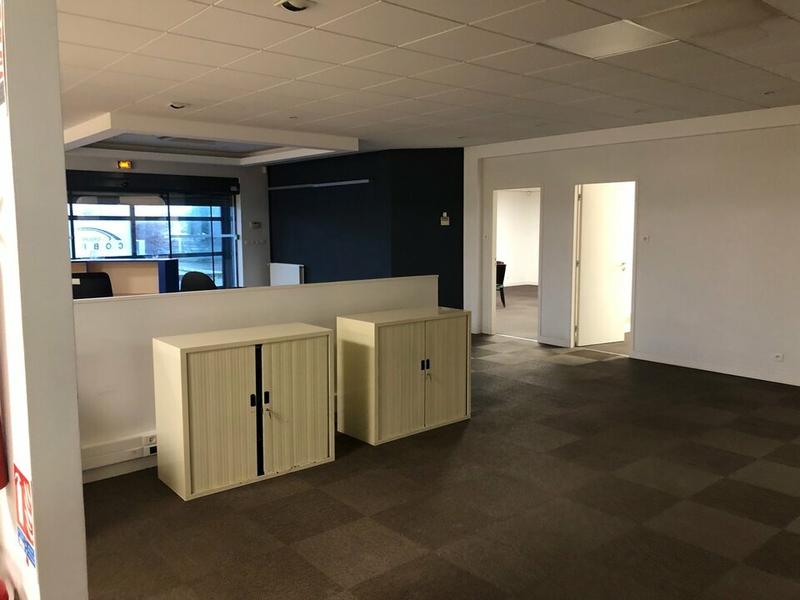 Bureau - 636 m²