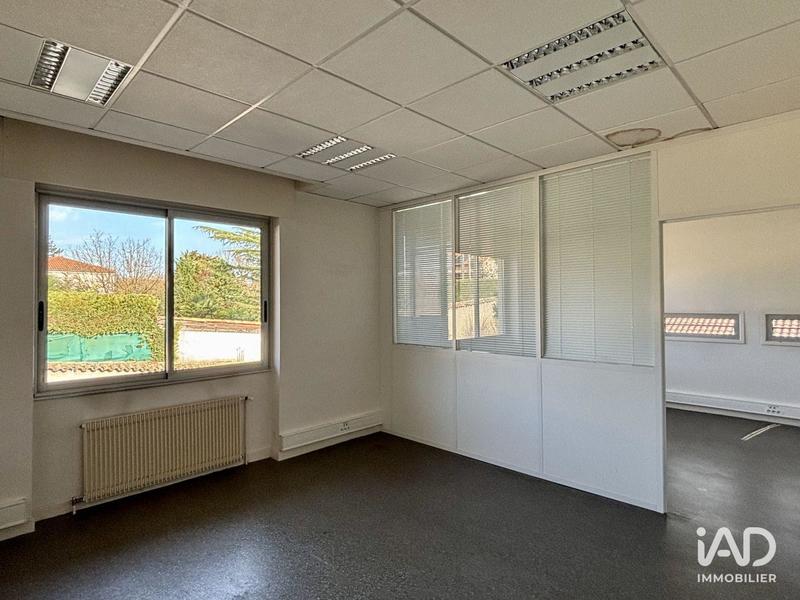 Bureau - 810 m²