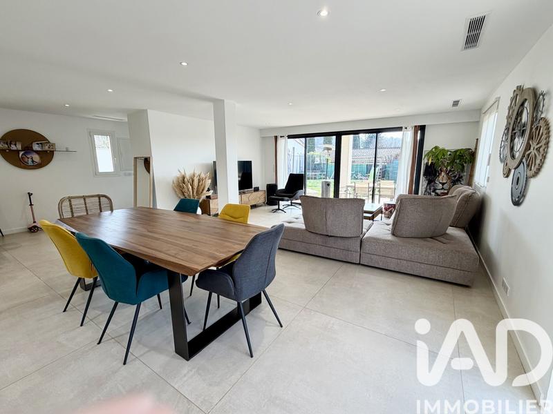 Maison - 255 m² - 7 pièces