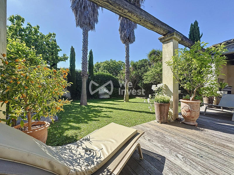 Maison - 260 m² - 8 pièces