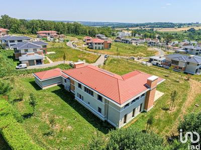 Maison - 355 m² - 9 pièces