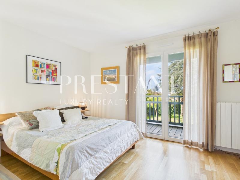 Maison - 282 m² - 10 pièces