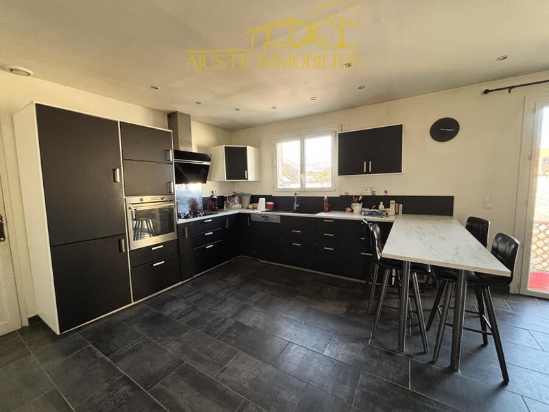 Maison - 137 m² - 7 pièces