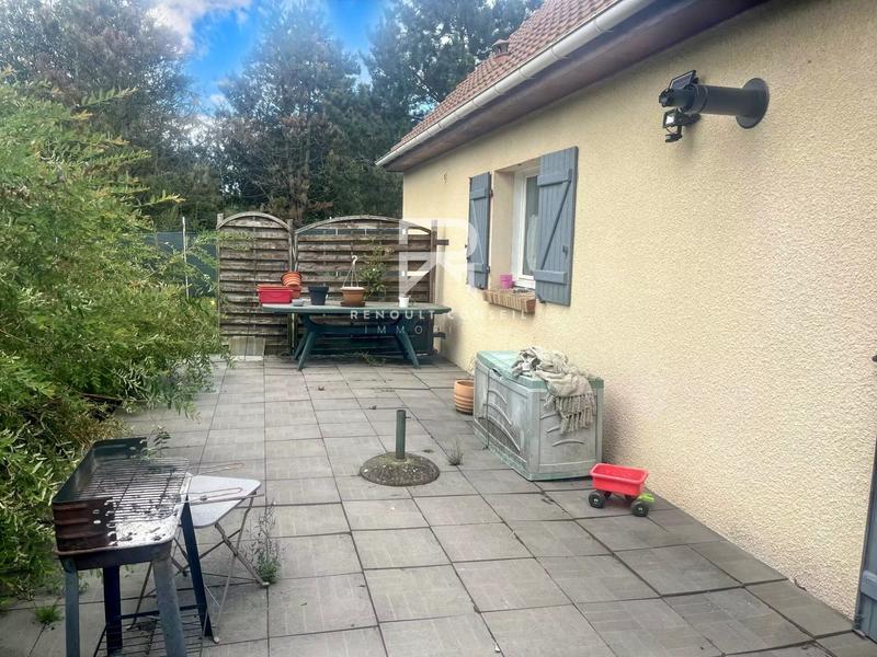 Maison - 1 000 m² - 8 pièces