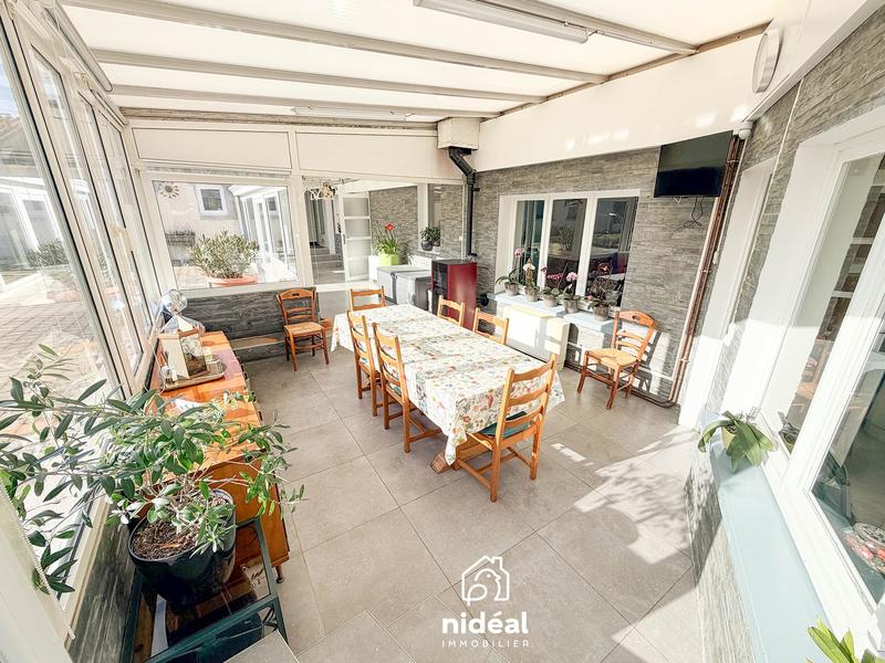 Maison - 203 m² - 7 pièces