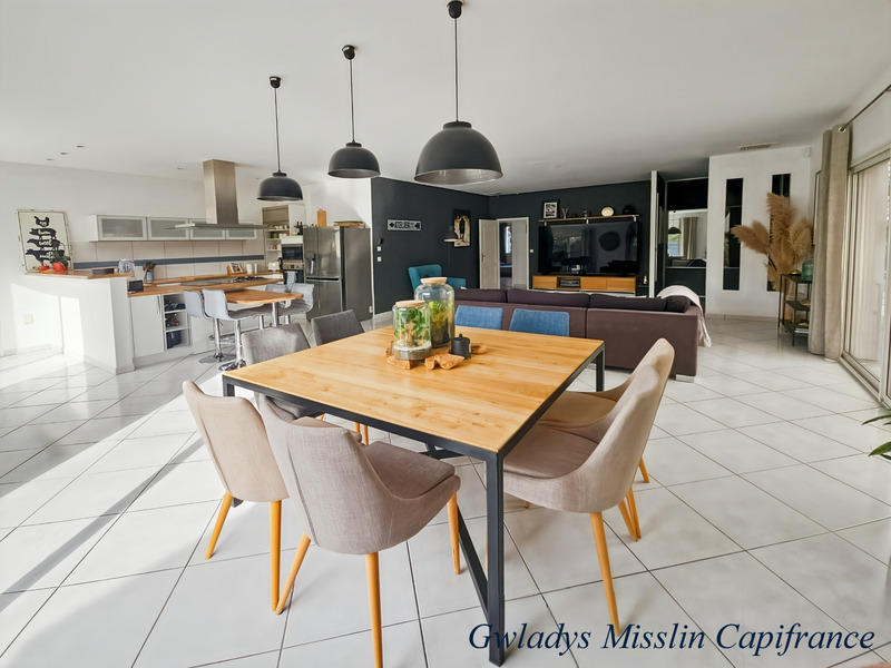 Bureau - 441 m² - 9 pièces