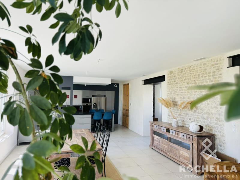 Maison - 365 m² - 10 pièces