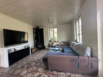 Maison - 216 m² - 7 pièces