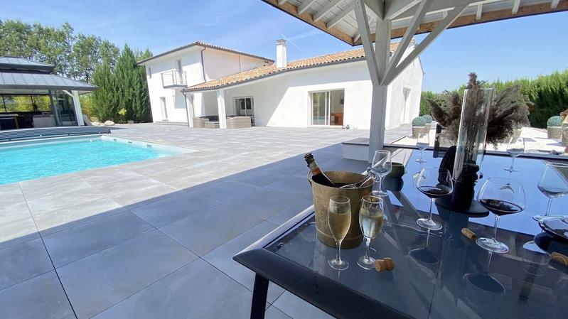 Propriété - 245 m² - 7 pièces