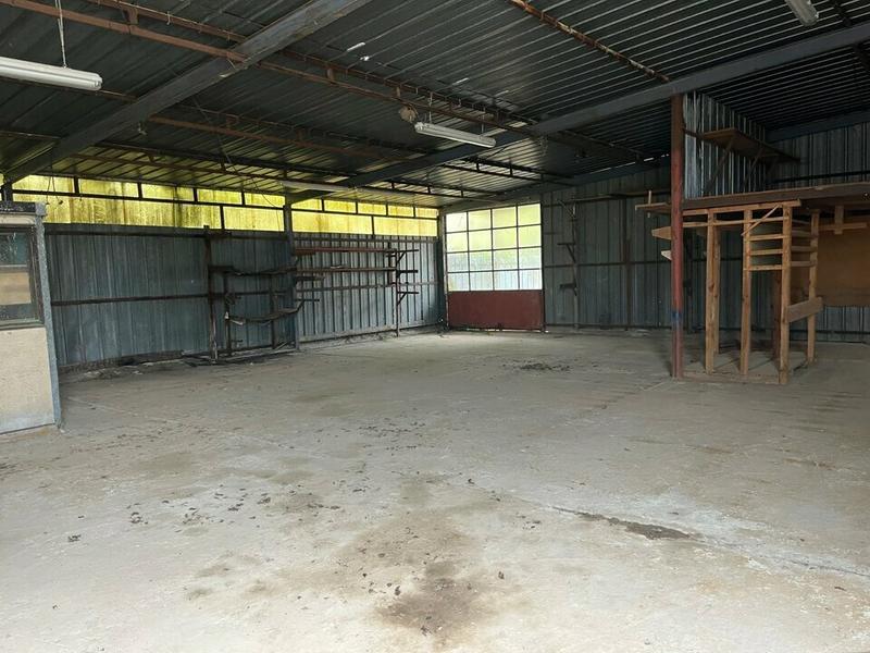 Local d'activité / Entrepôt - 857 m²